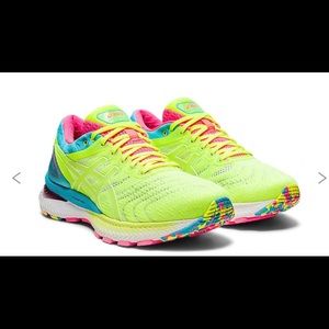 Woman’s size 6 GEL-NIMBUS® 22 running shoe.